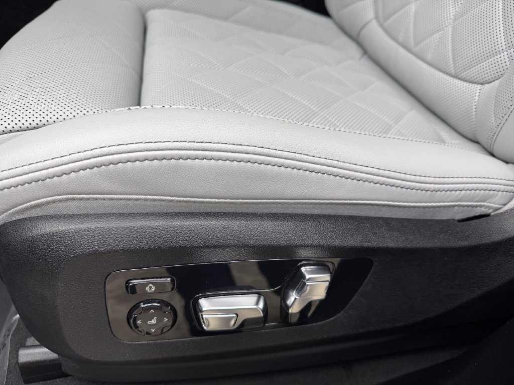 Certified 2026 BMW X5 xDrive40i AWD/4WD image 12