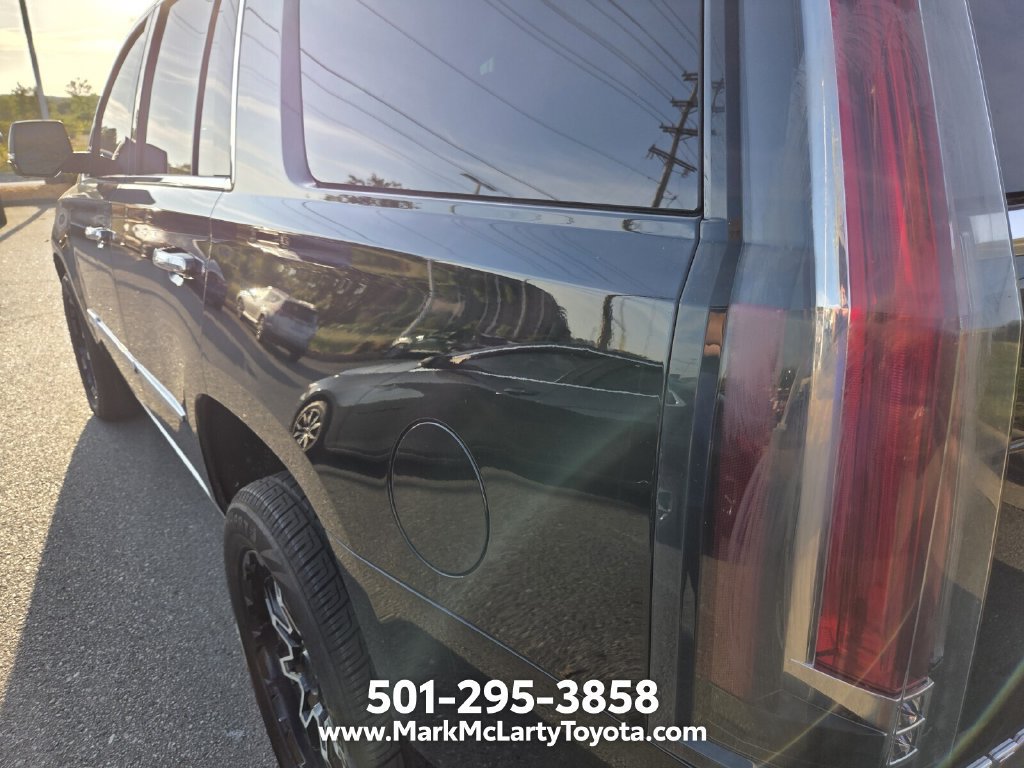 Used 2018 Cadillac Escalade Platinum AWD/4WD image 7
