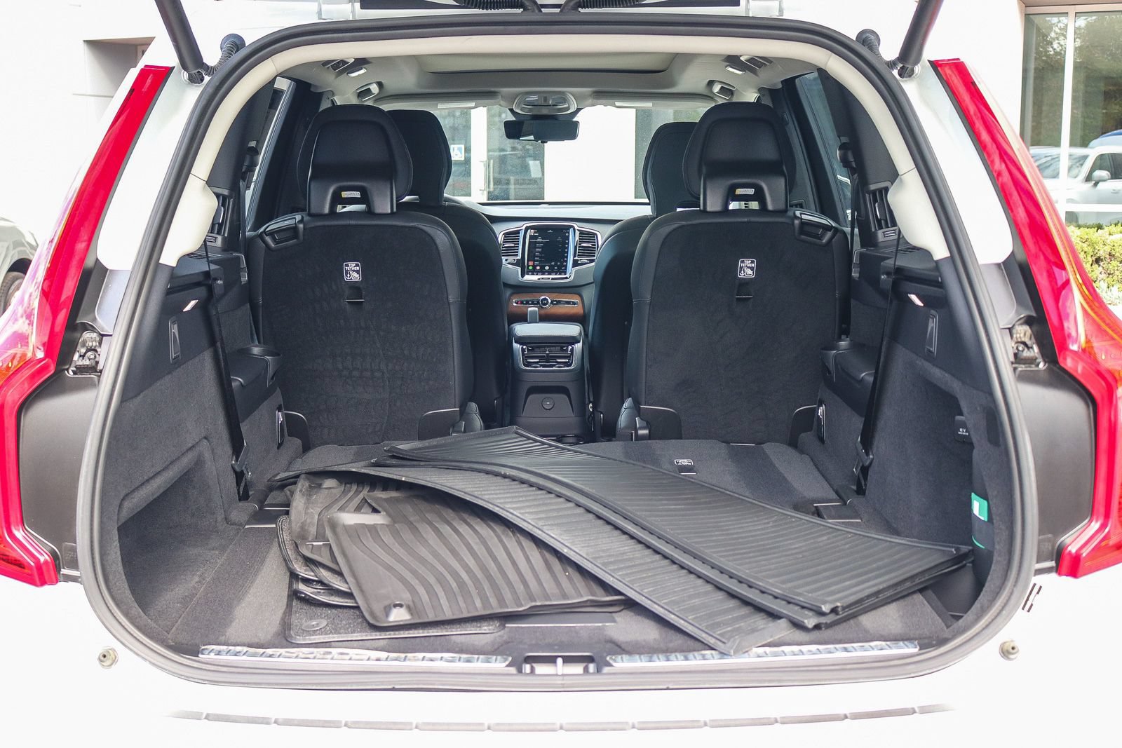 Used 2025 Volvo XC90 T8 Plus w/ Protection Package Premier AWD/4WD image 30