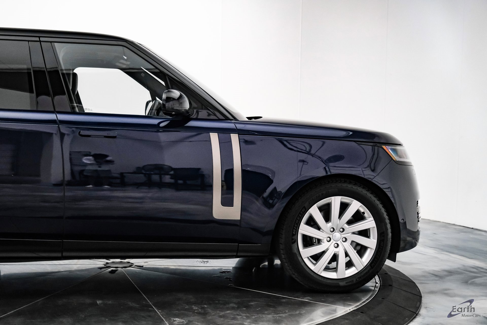 Used 2023 Land Rover Range Rover SE image 16