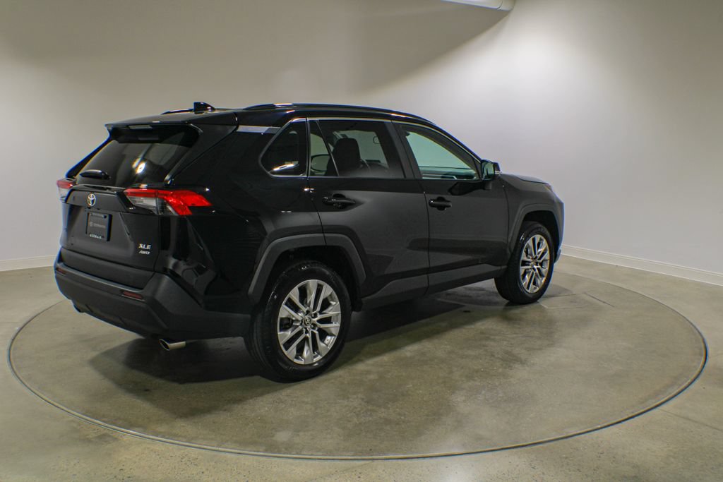 Used 2025 Toyota RAV4 XLE Premium w/ Weather Package AWD/4WD image 5