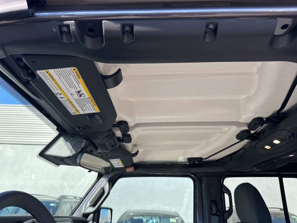 Used 2025 Jeep Wrangler Unlimited Rubicon image 40