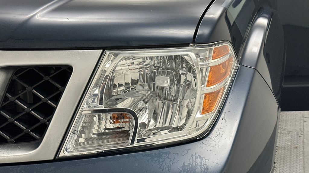 Used 2020 Nissan Frontier SV image 19