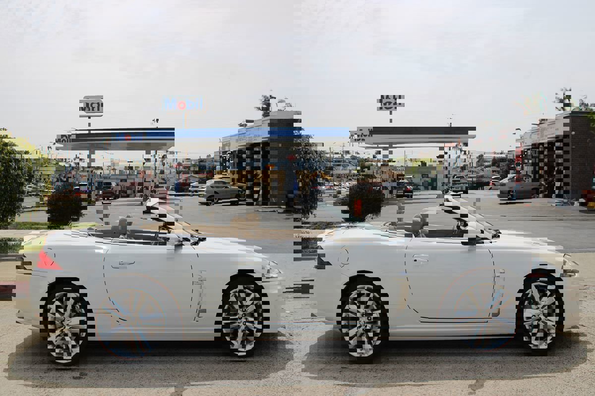 Used 2011 Jaguar XKR R image 7