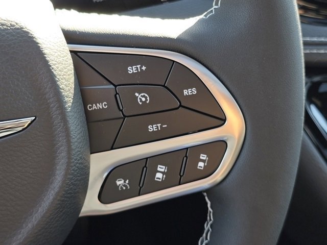 New 2026 Chrysler Pacifica Select image 15