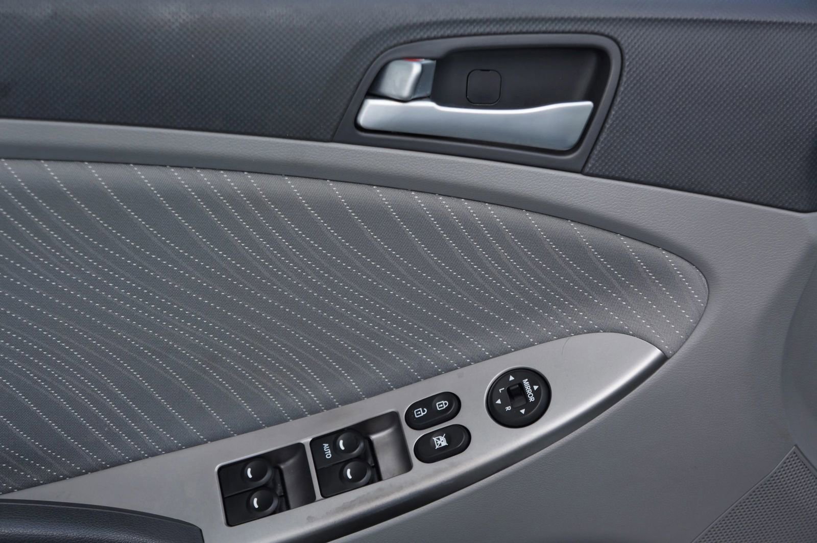 Used 2015 Hyundai Accent GLS w/ Option Group 03 image 12