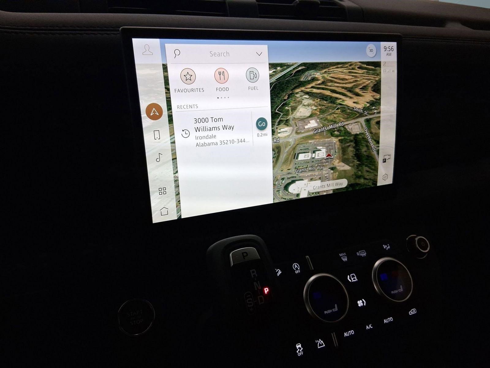 Used 2025 Land Rover Defender 90 S image 22