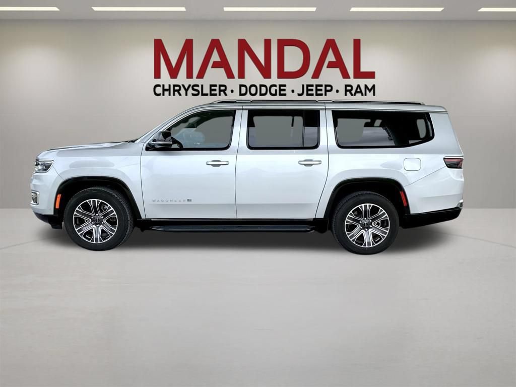 Used 2025 Jeep Wagoneer L Series II AWD/4WD image 9