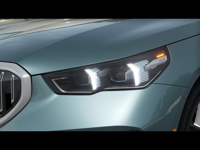 Used 2025 BMW 530i xDrive w/ Premium Package image 7