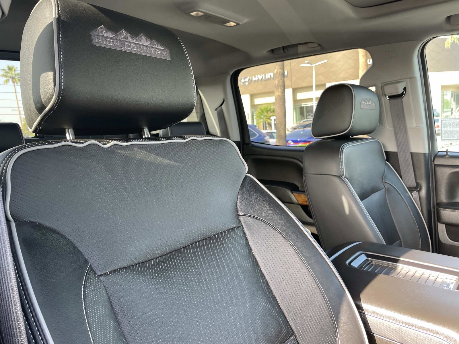 Used 2018 Chevrolet Silverado 2500 High Country w/ Duramax Plus Package image 29