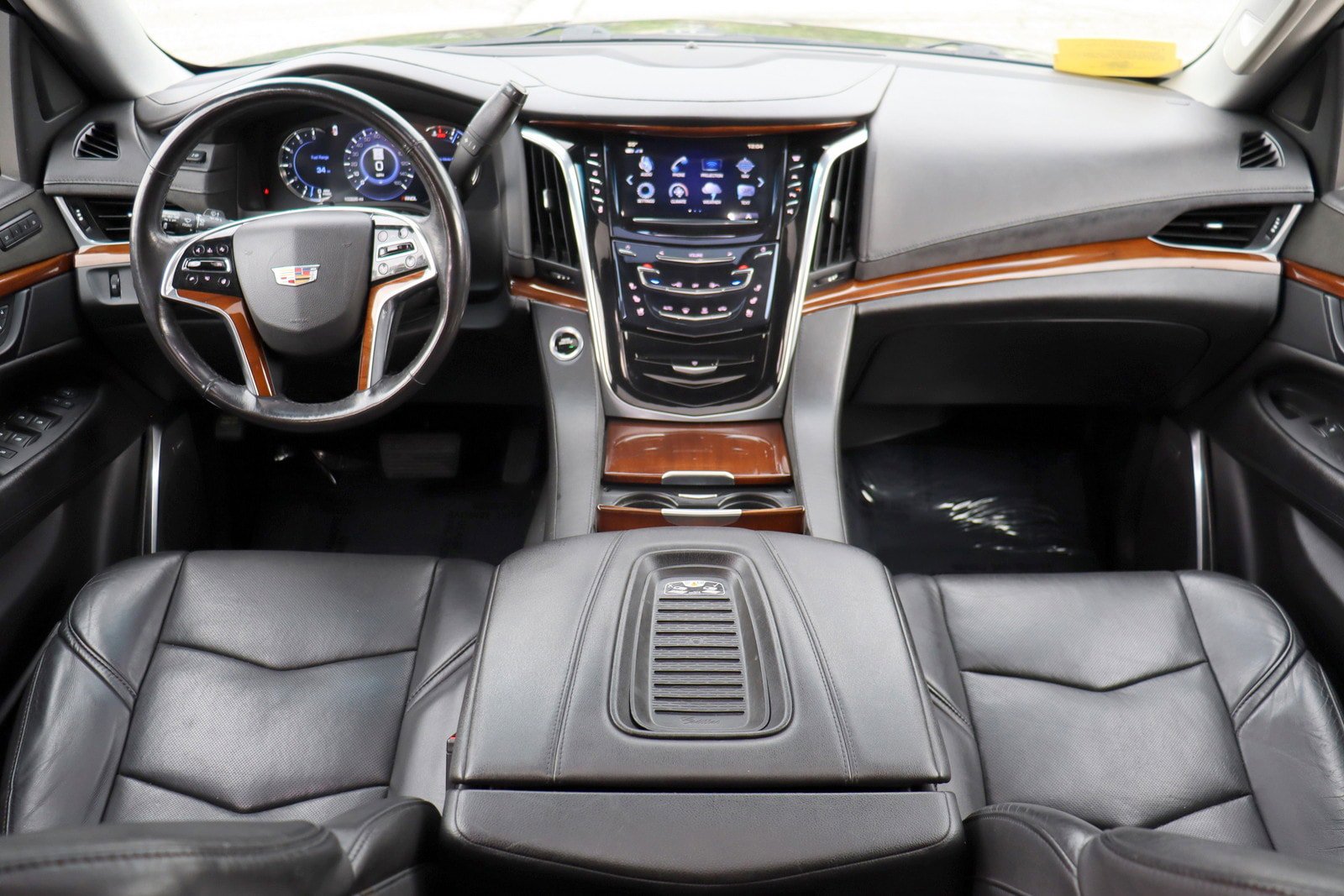 Used 2019 Cadillac Escalade Luxury AWD/4WD image 9