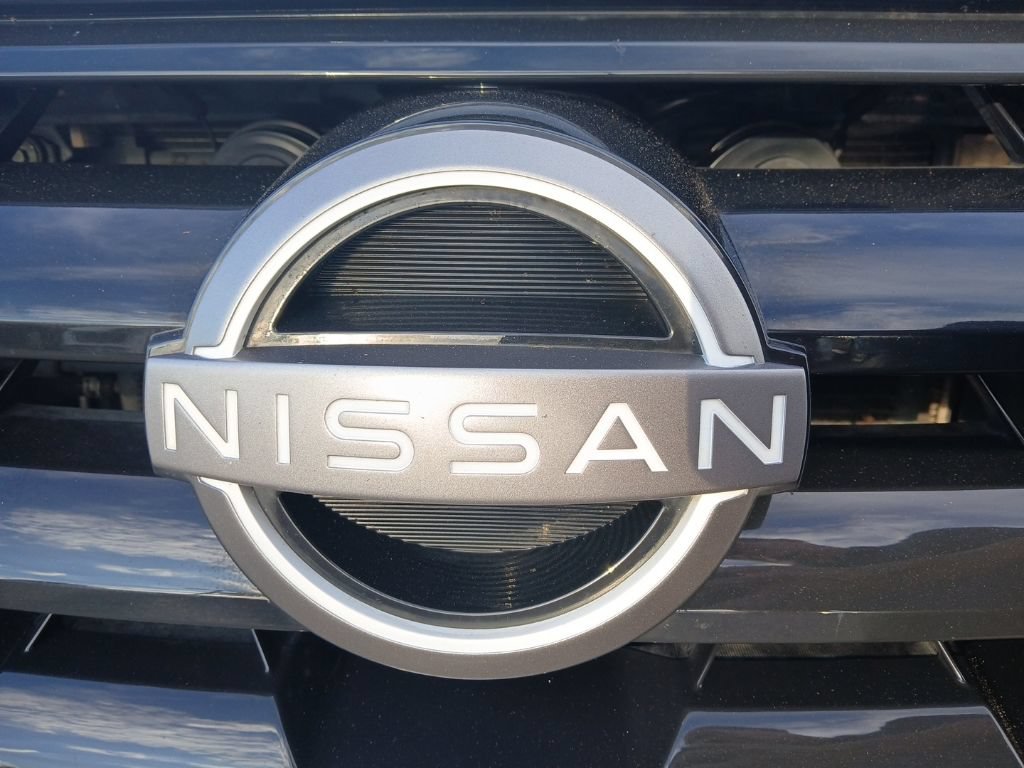 Used 2024 Nissan Armada SV AWD/4WD image 2