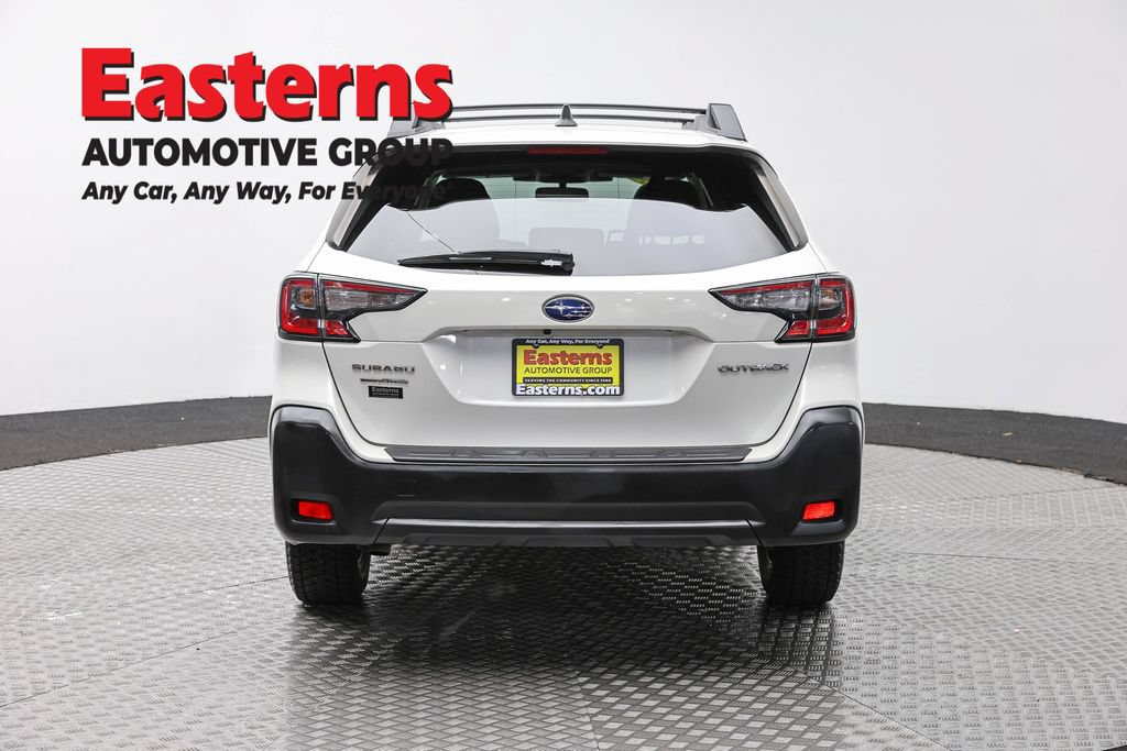 Used 2023 Subaru Outback Premium AWD/4WD image 5