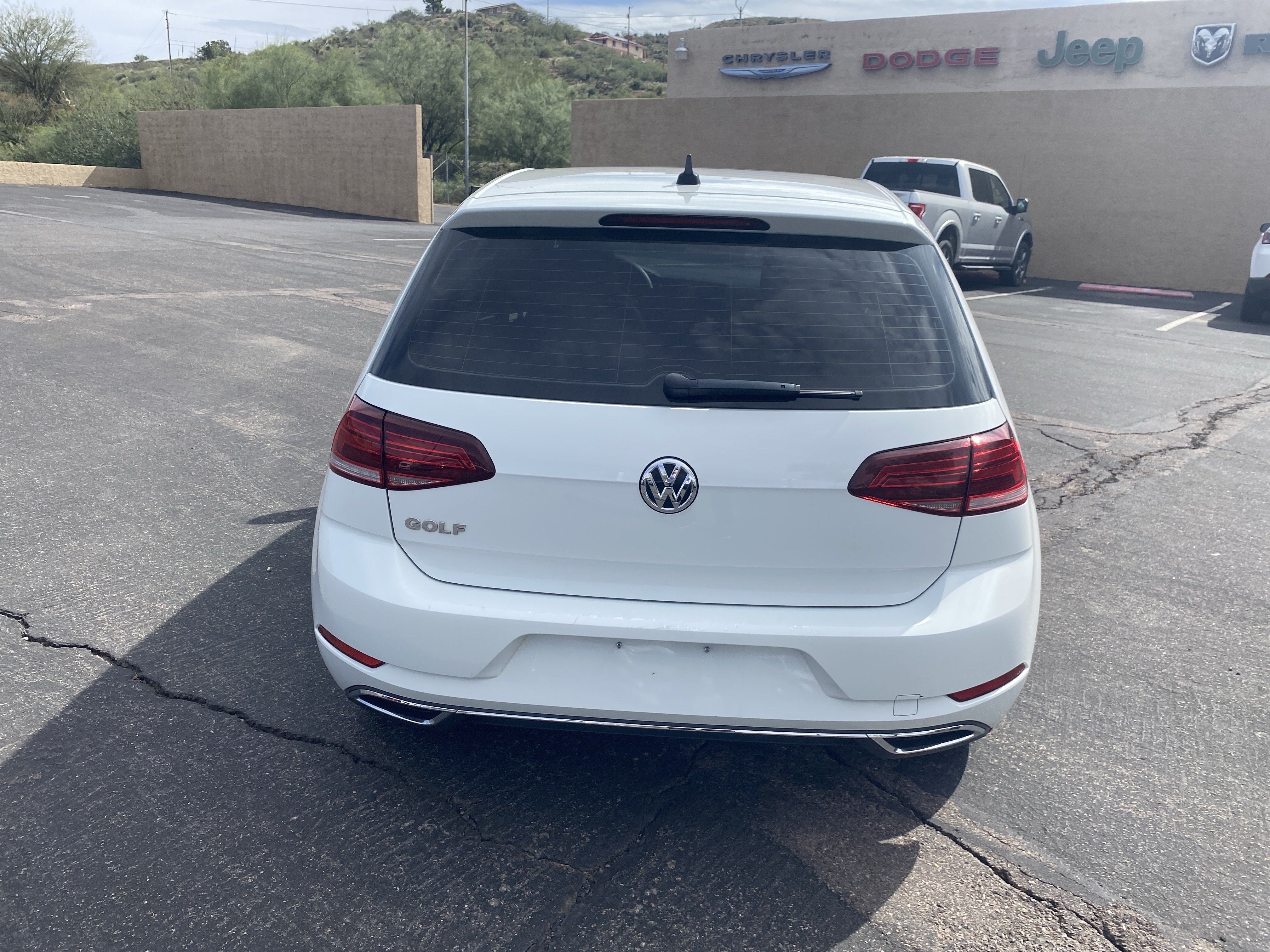 Used 2020 Volkswagen Golf 4-Door FWD image 4