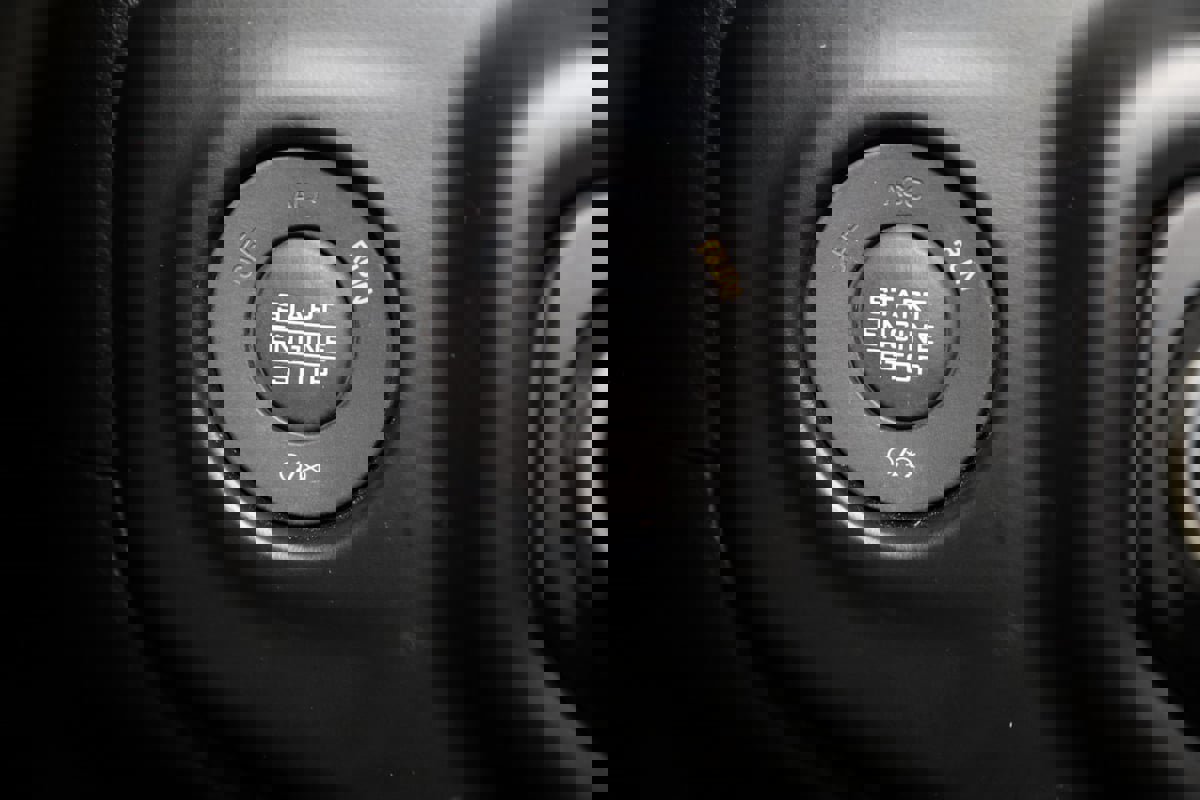 Used 2022 Jeep Wrangler Unlimited Sahara w/ Cold Weather Group image 31