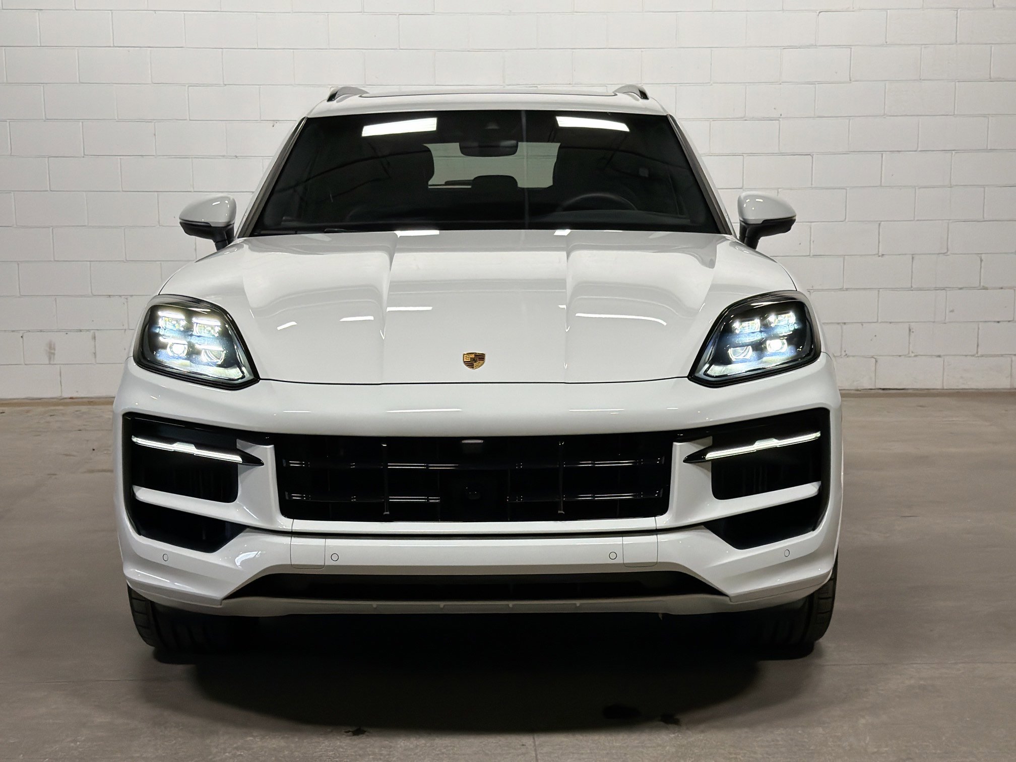 Used 2025 Porsche Cayenne image 9