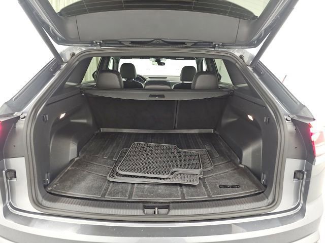 Used 2020 Volkswagen Atlas Cross Sport SEL AWD/4WD image 32