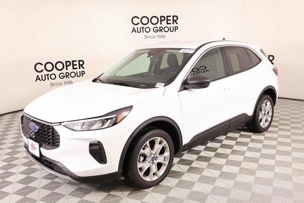 Used 2024 Ford Escape Active w/ Cold Weather Package image 10