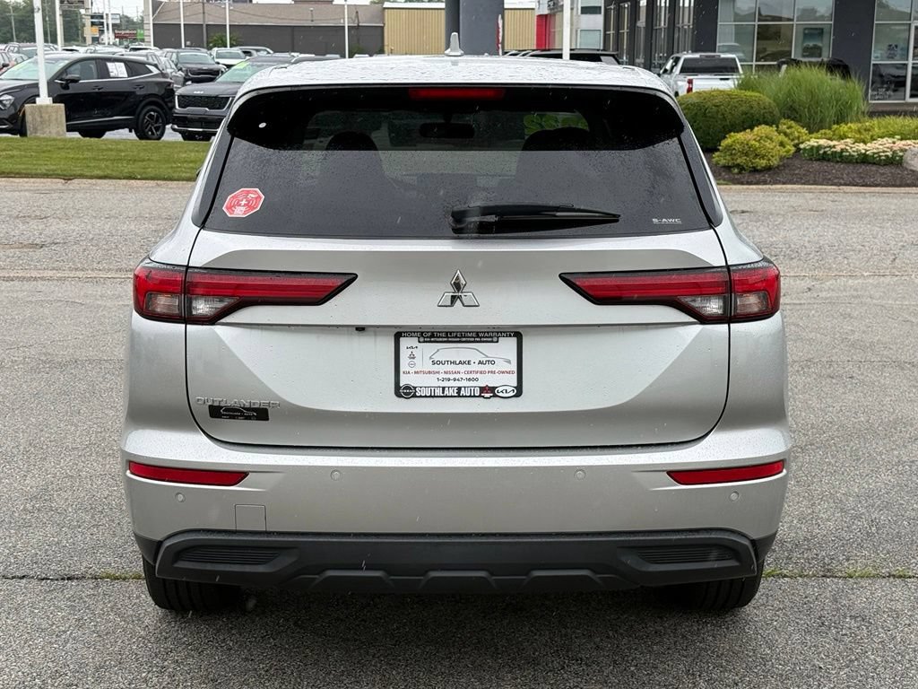 Used 2022 Mitsubishi Outlander ES AWD/4WD image 6