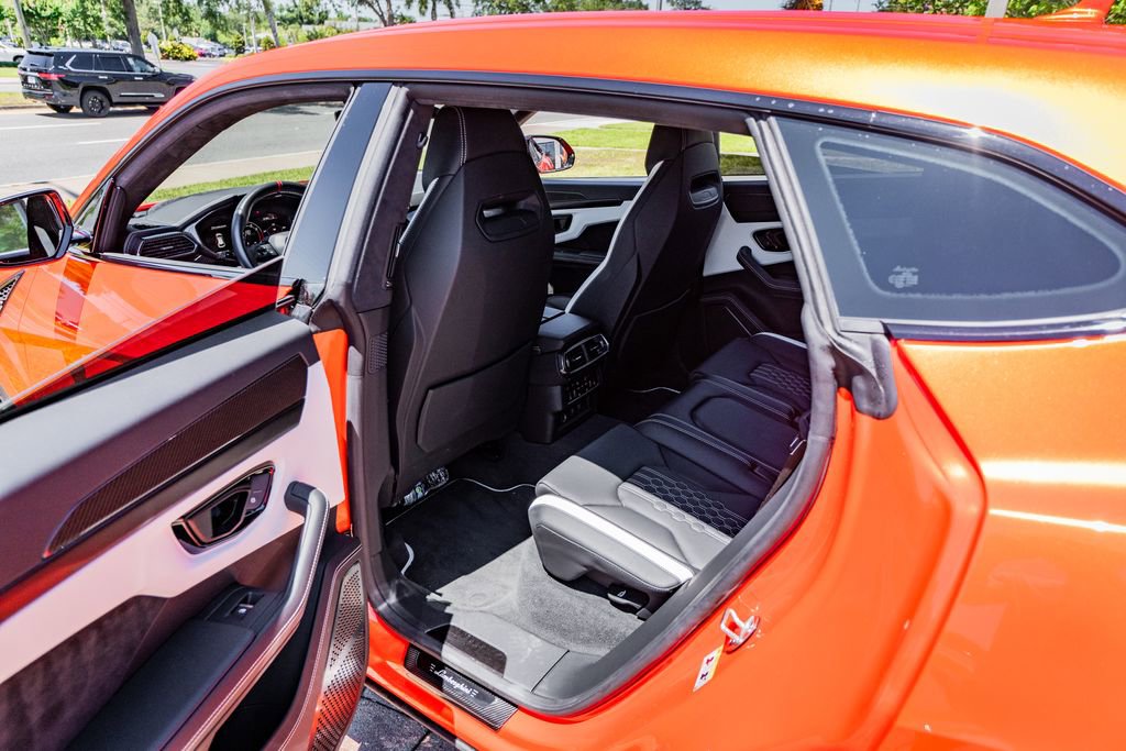 Used 2024 Lamborghini Urus S AWD/4WD image 38