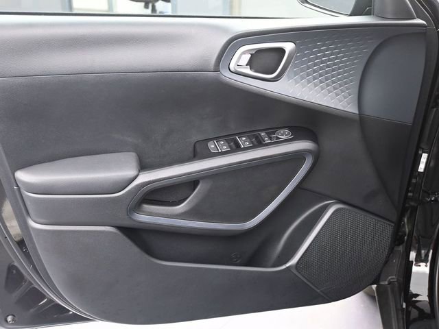 Used 2025 Kia Soul EX image 9