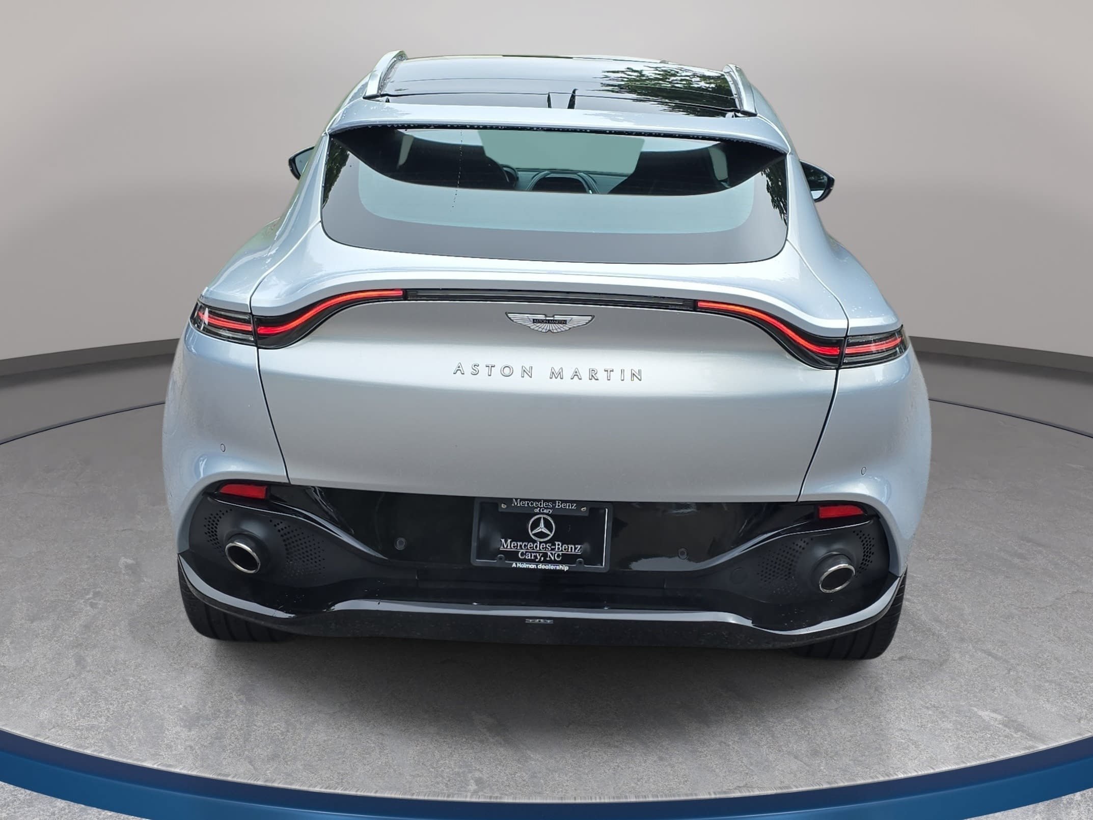 Used 2021 Aston Martin DBX AWD/4WD image 6