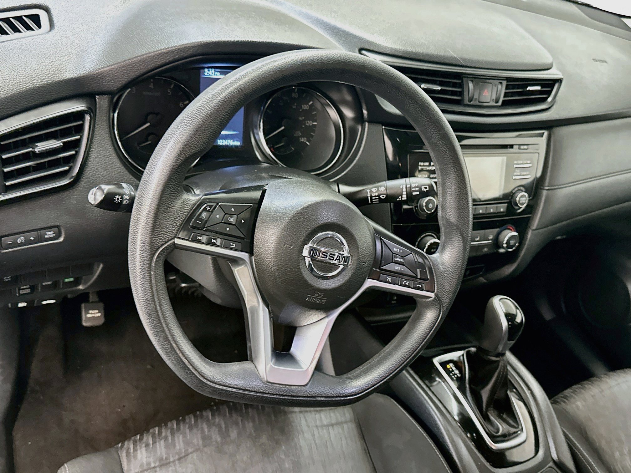 Used 2017 Nissan Rogue S AWD/4WD image 18