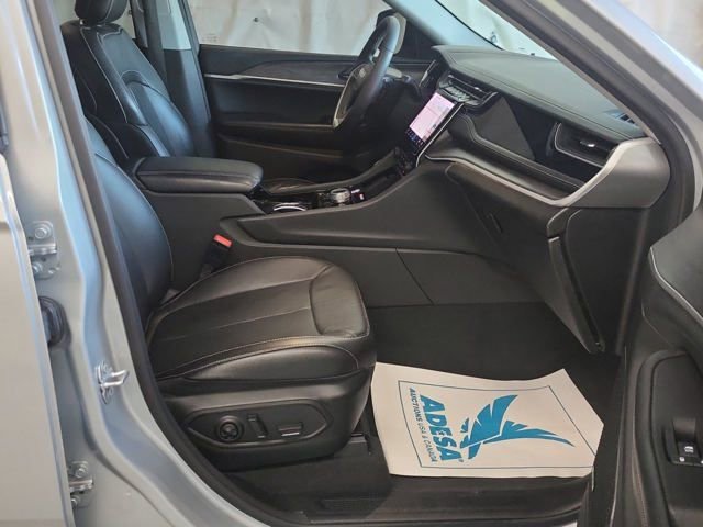 Used 2022 Jeep Grand Cherokee Limited 4xe w/ Luxury Tech Group II image 13