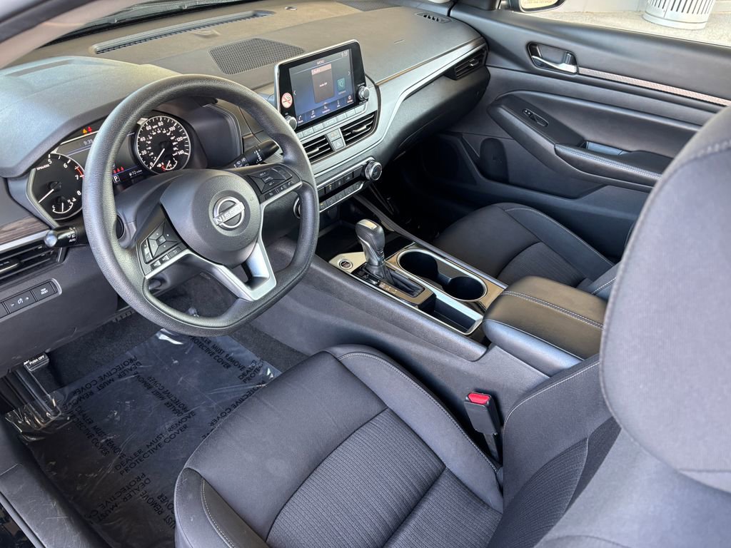 Used 2024 Nissan Altima 2.5 SV image 9