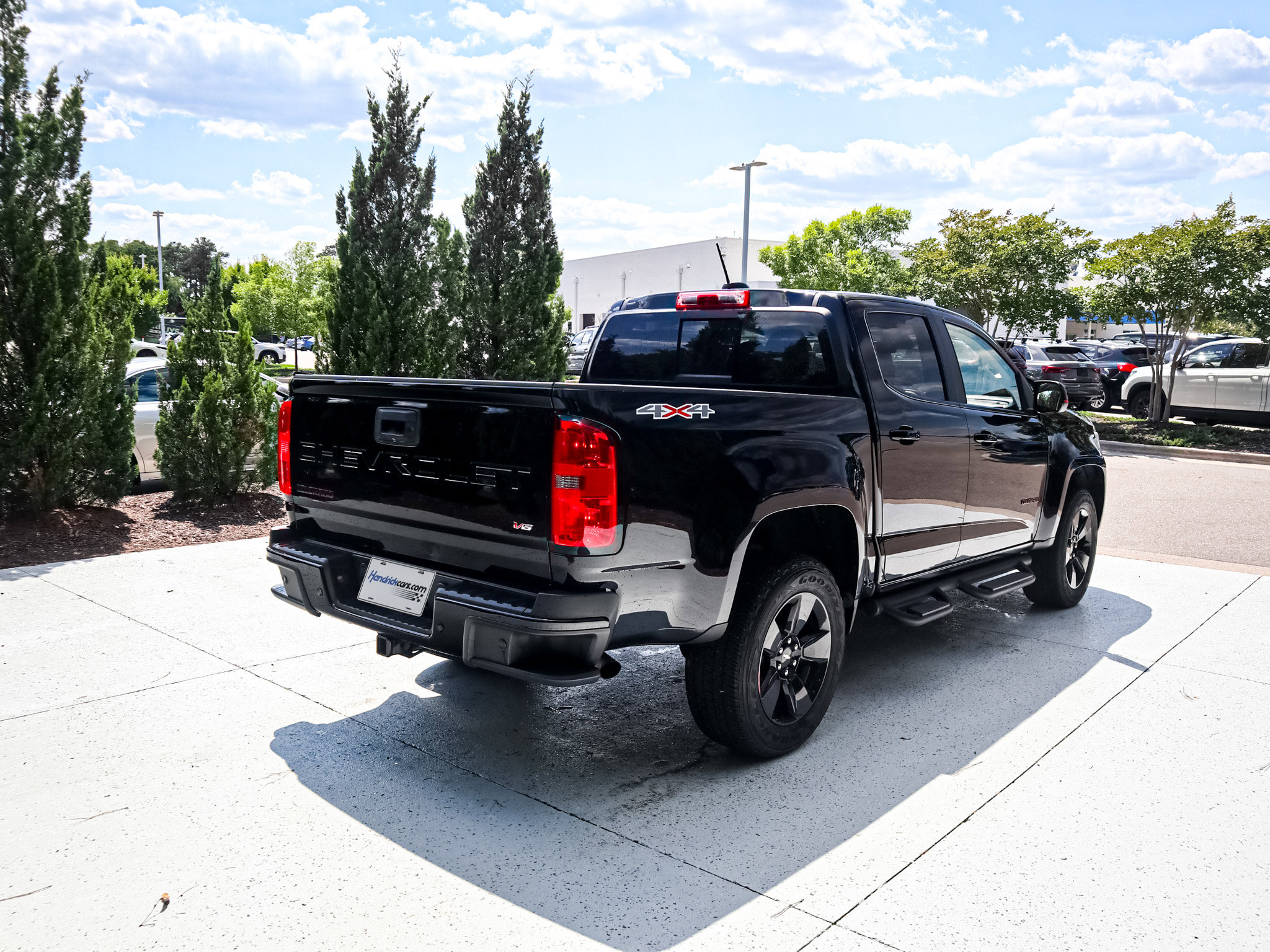 Used 2021 Chevrolet Colorado LT w/ Redline Special Edition AWD/4WD image 11