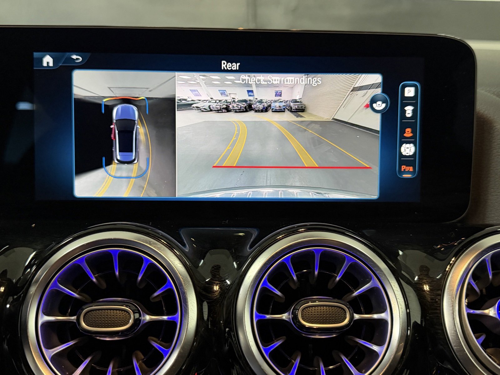 Used 2025 Mercedes-Benz GLA 35 AMG 4MATIC image 34