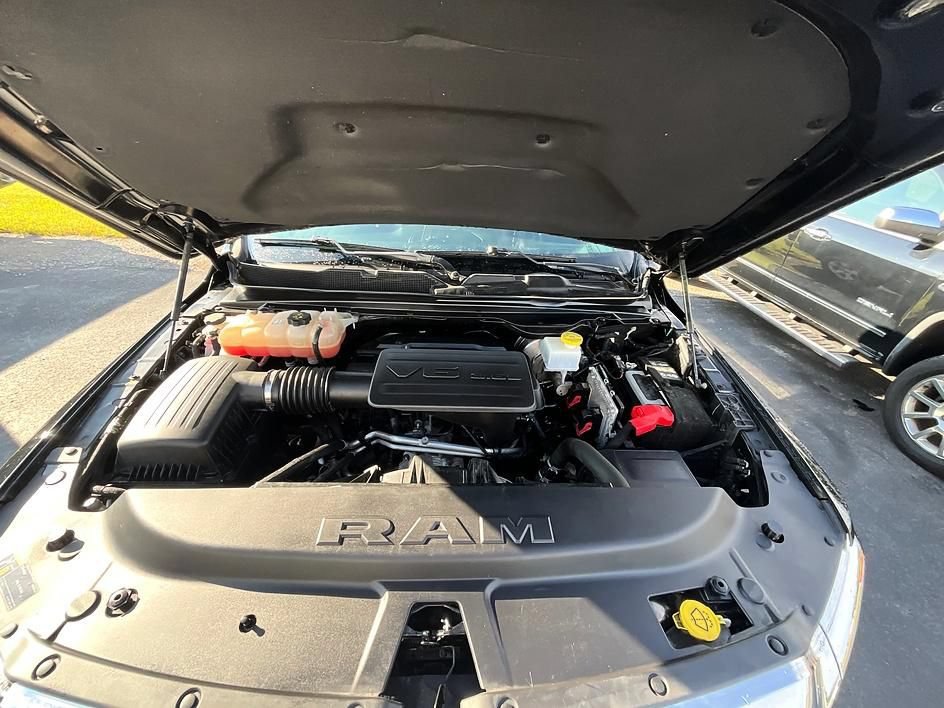 Used 2021 RAM 1500 Big Horn AWD/4WD image 3