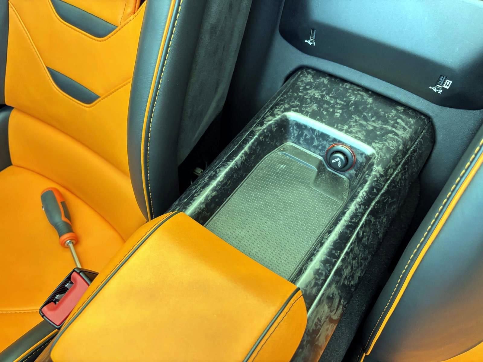 Used 2021 Lamborghini Huracan EVO RWD image 40