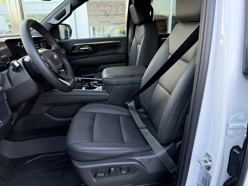 New 2026 Chevrolet Suburban LT w/ LPO, Dark Essentials Package image 8
