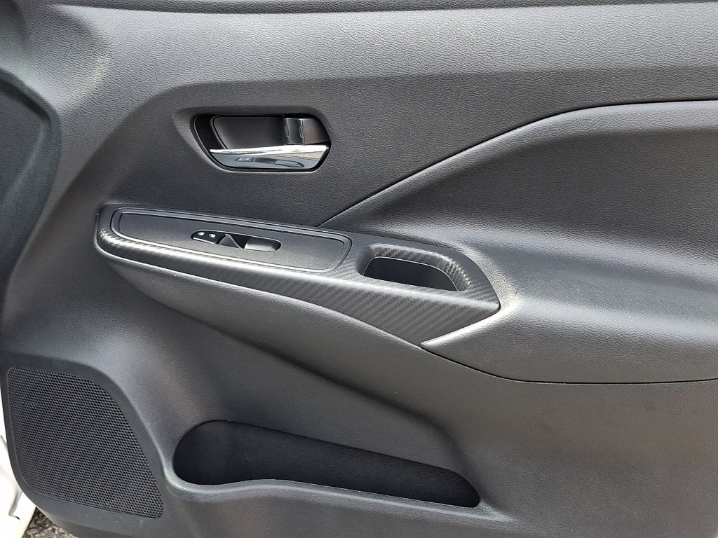Used 2024 Nissan Versa SV FWD image 9