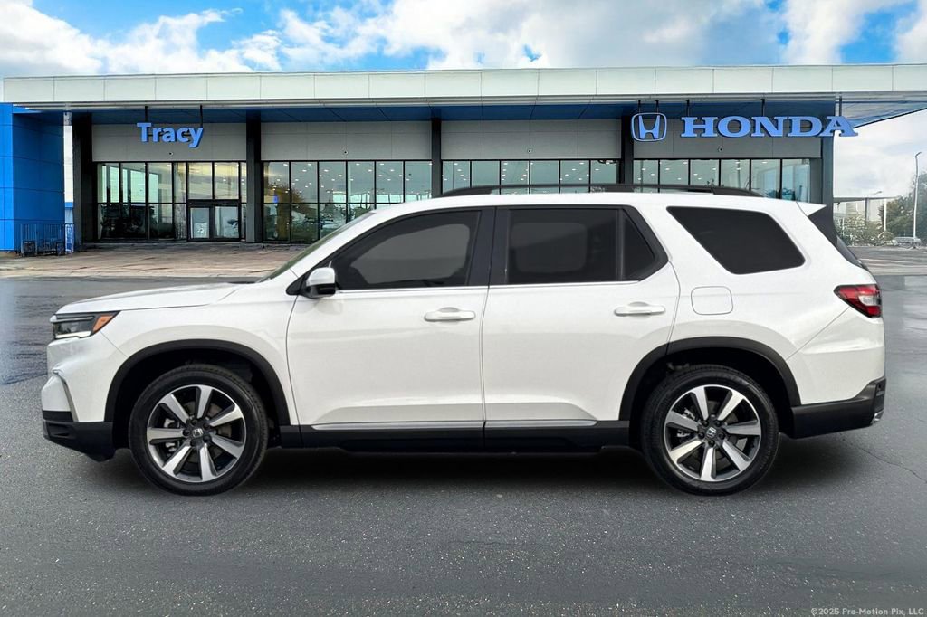 Certified 2025 Honda Pilot Touring image 12