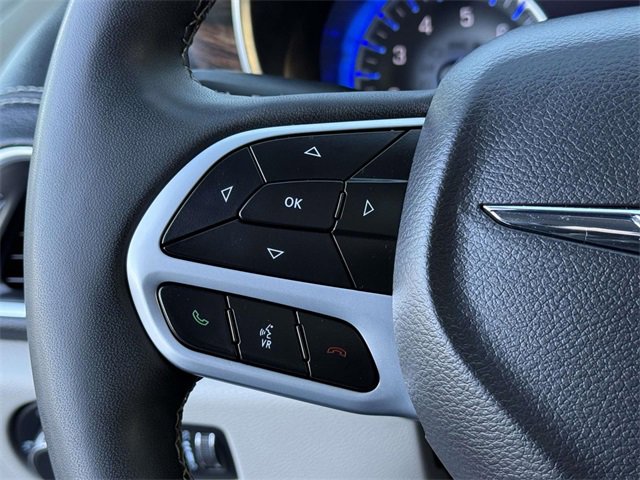 Used 2023 Chrysler Pacifica Limited image 21
