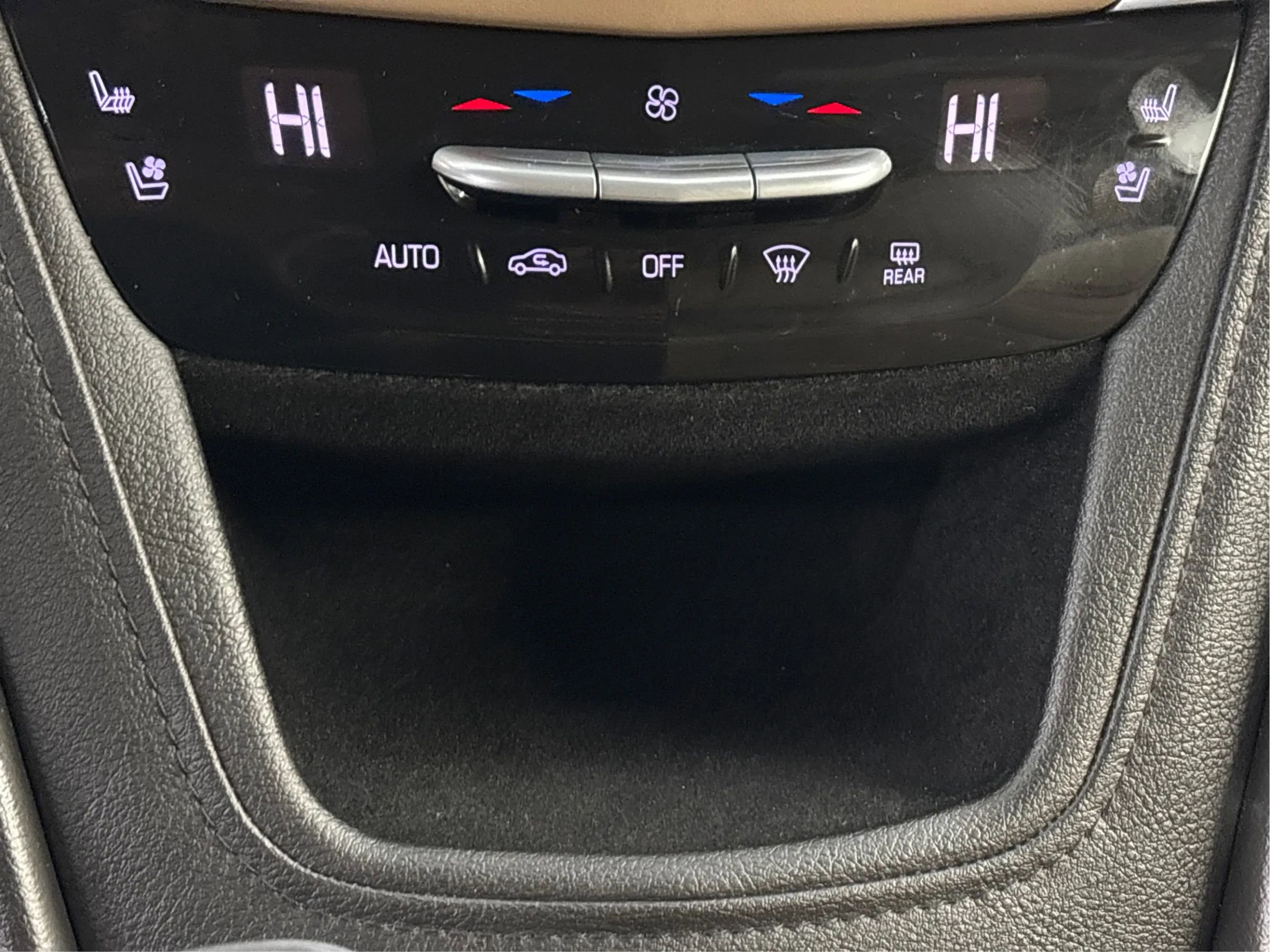 Used 2018 Cadillac XT5 Platinum w/ Driver Assist Package image 39