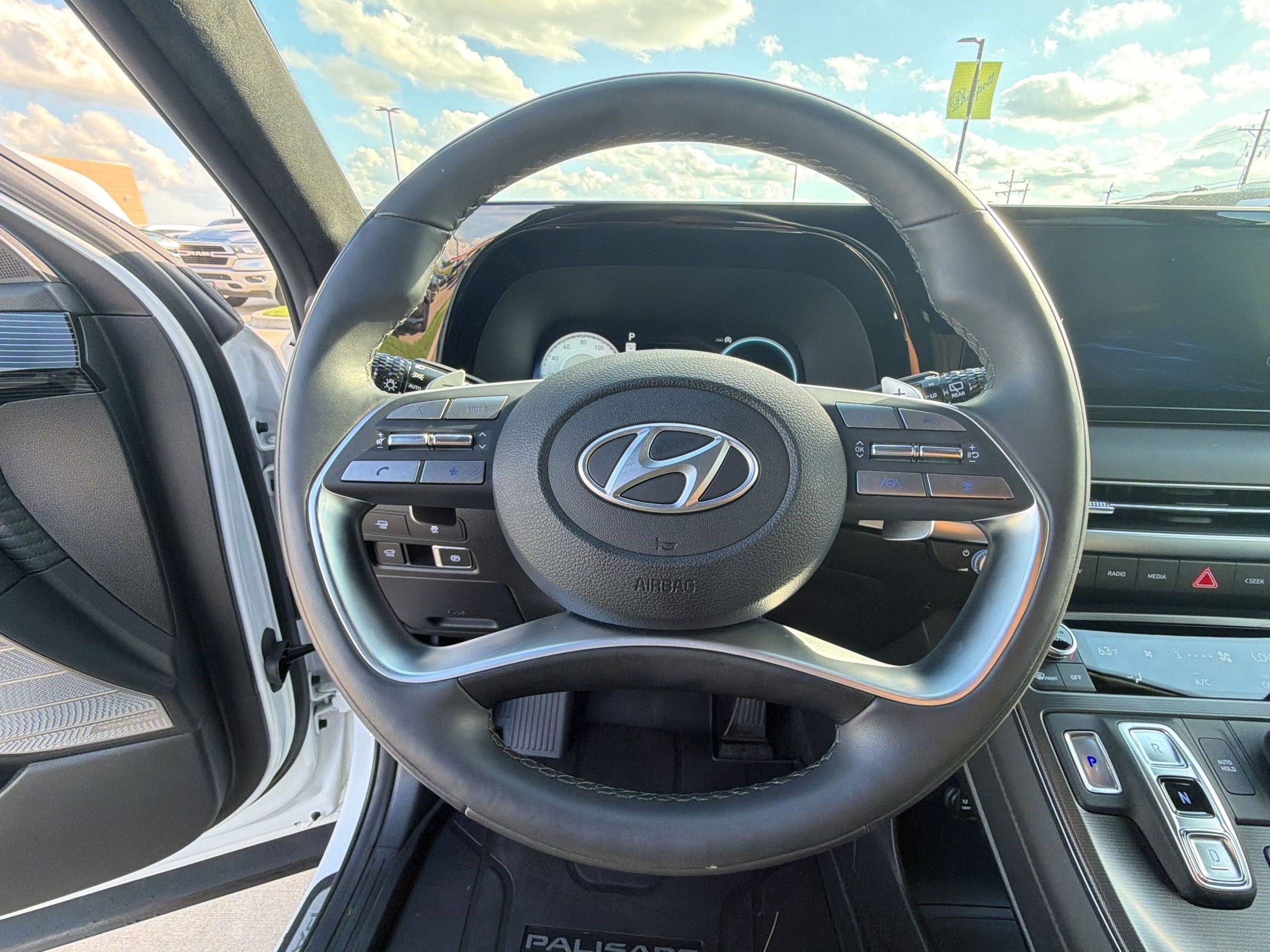 Used 2025 Hyundai Palisade Calligraphy AWD/4WD image 16