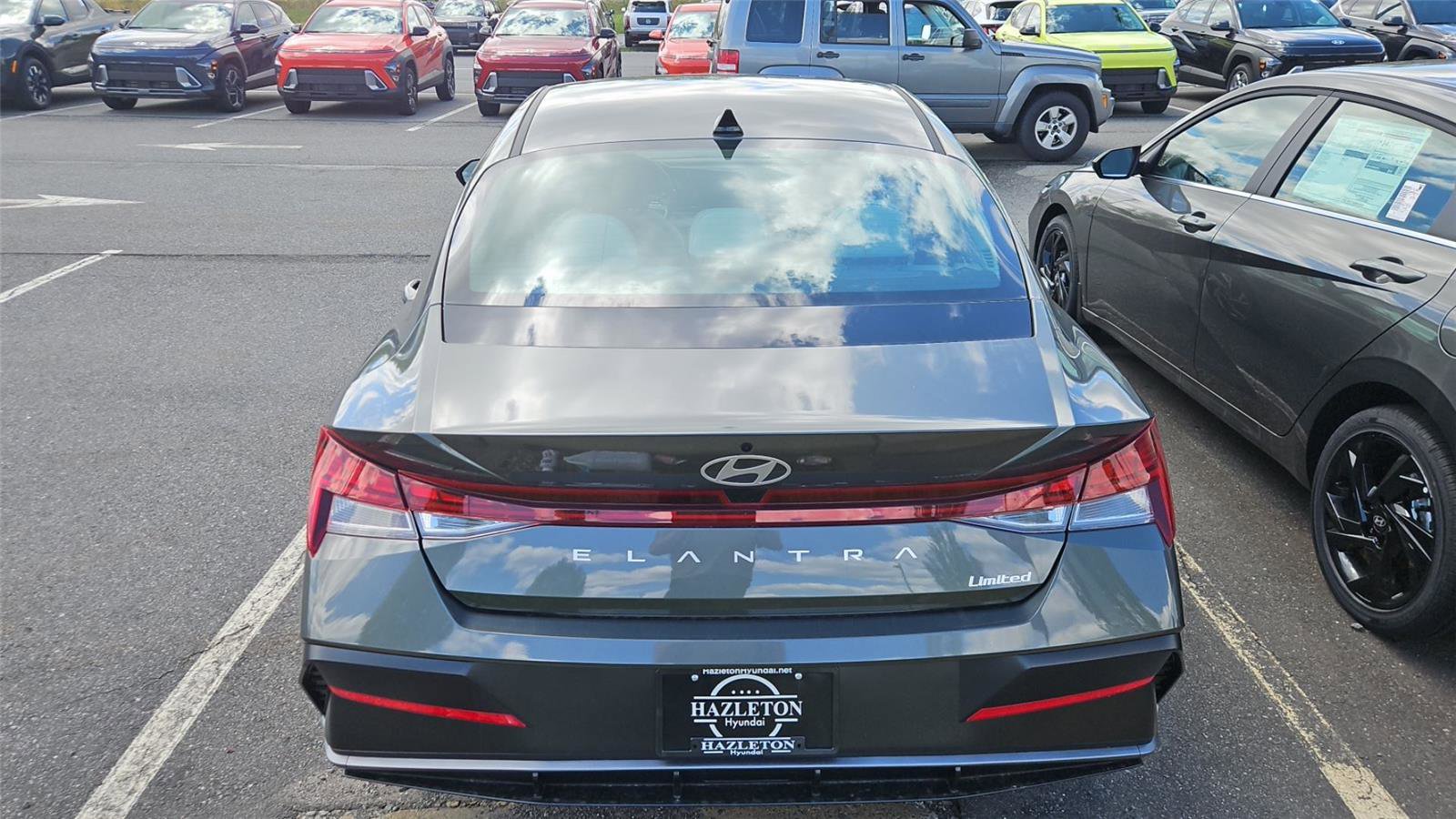 New 2026 Hyundai Elantra Limited w/ Cargo Package FWD image 6