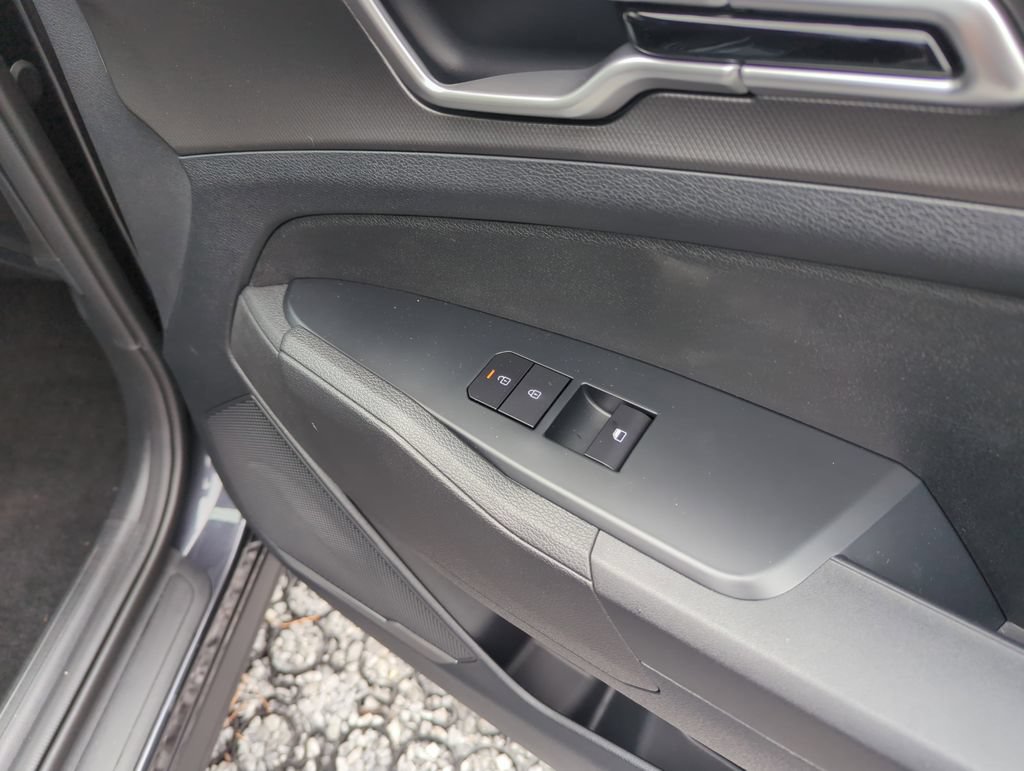 New 2026 Kia Sportage LX w/ LX Convenience Package FWD image 33