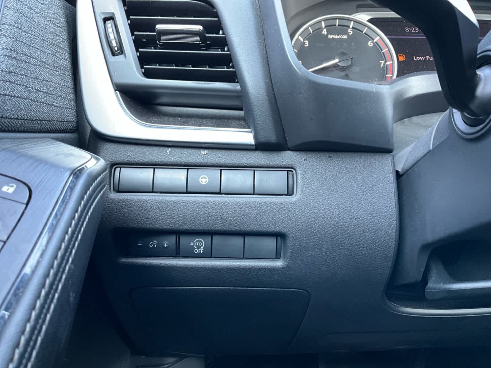 Used 2023 Nissan Rogue SV AWD/4WD image 16