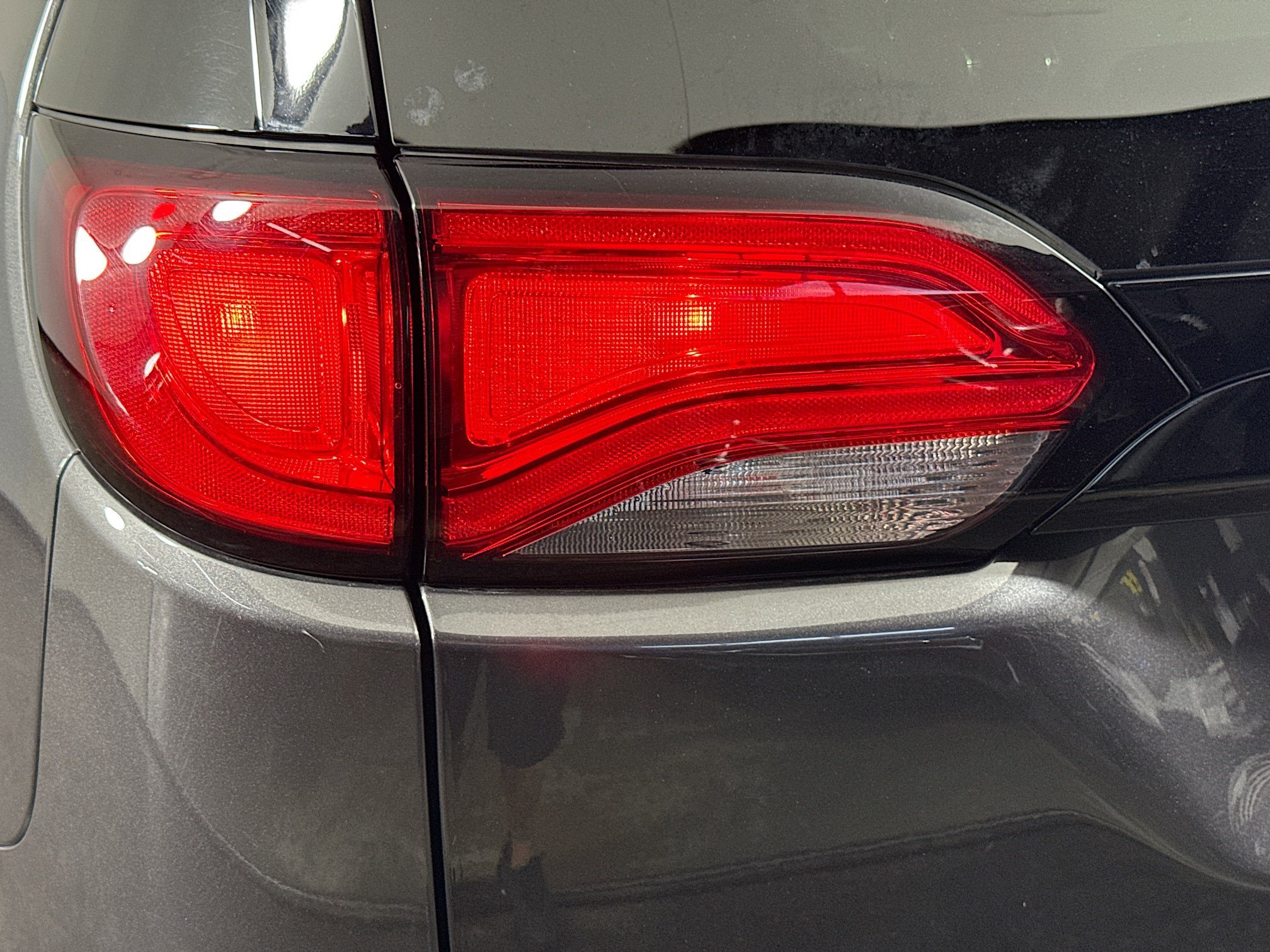 Used 2023 Chrysler Voyager LX image 34