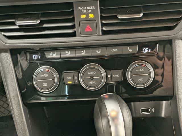 Used 2019 Volkswagen Jetta R-Line w/ R-Line Cold Weather Package FWD image 15
