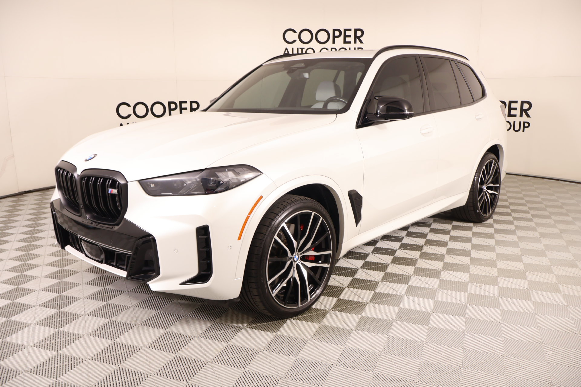 Used 2025 BMW X5 M60i w/ Climate Comfort Package AWD/4WD image 11