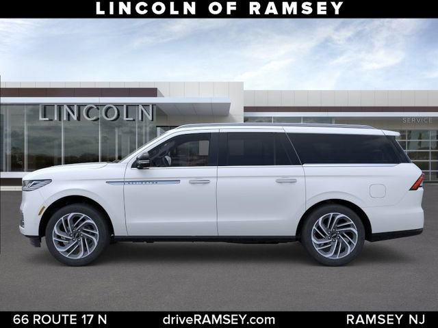 New 2026 Lincoln Navigator L Reserve AWD/4WD image 3