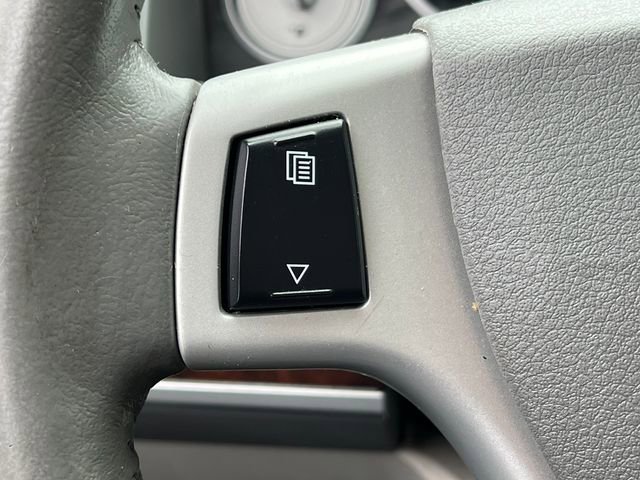 Used 2010 Chrysler Town & Country Touring w/ Safetytec Group image 18