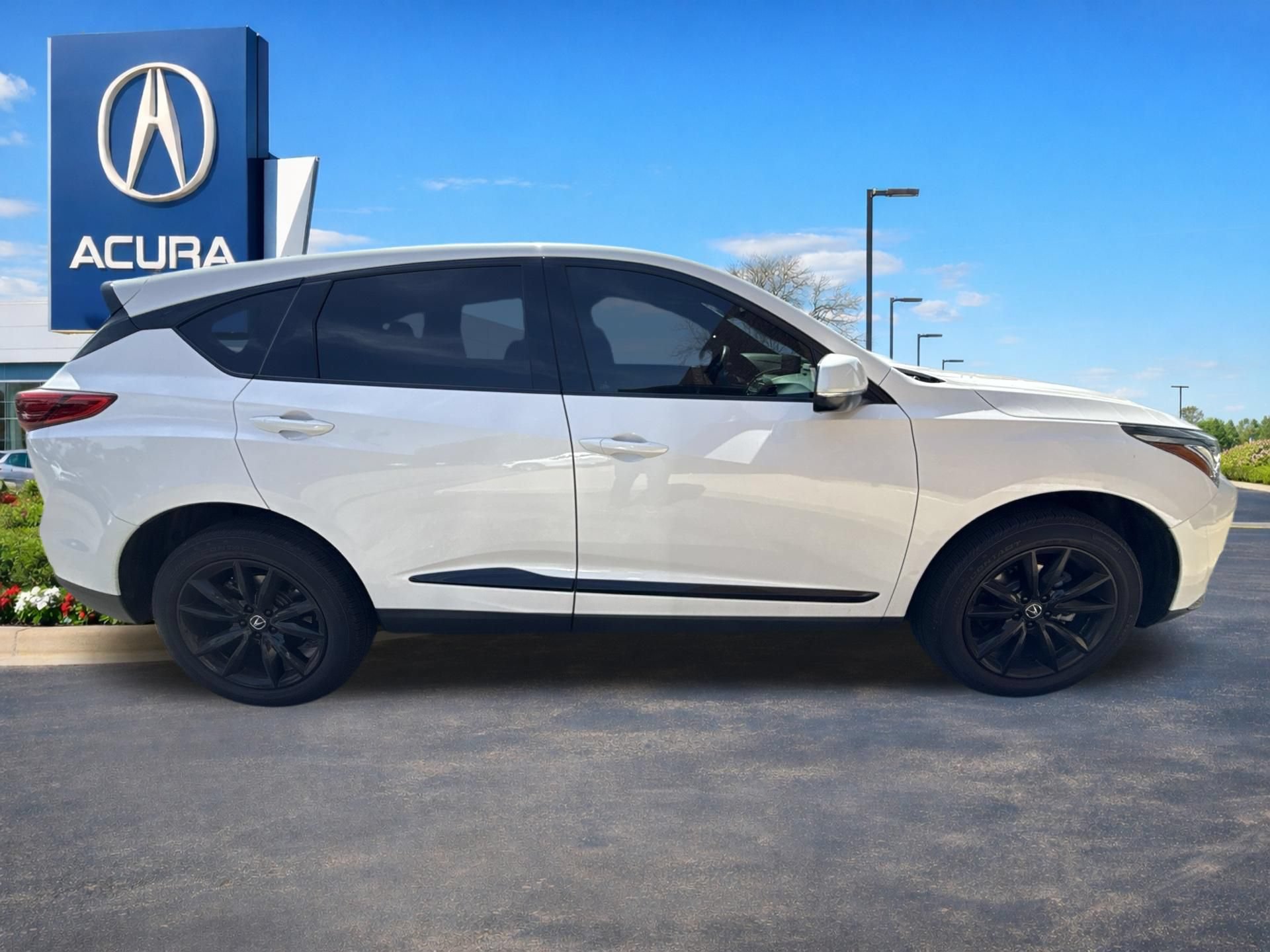 Used 2025 Acura RDX SH-AWD image 25