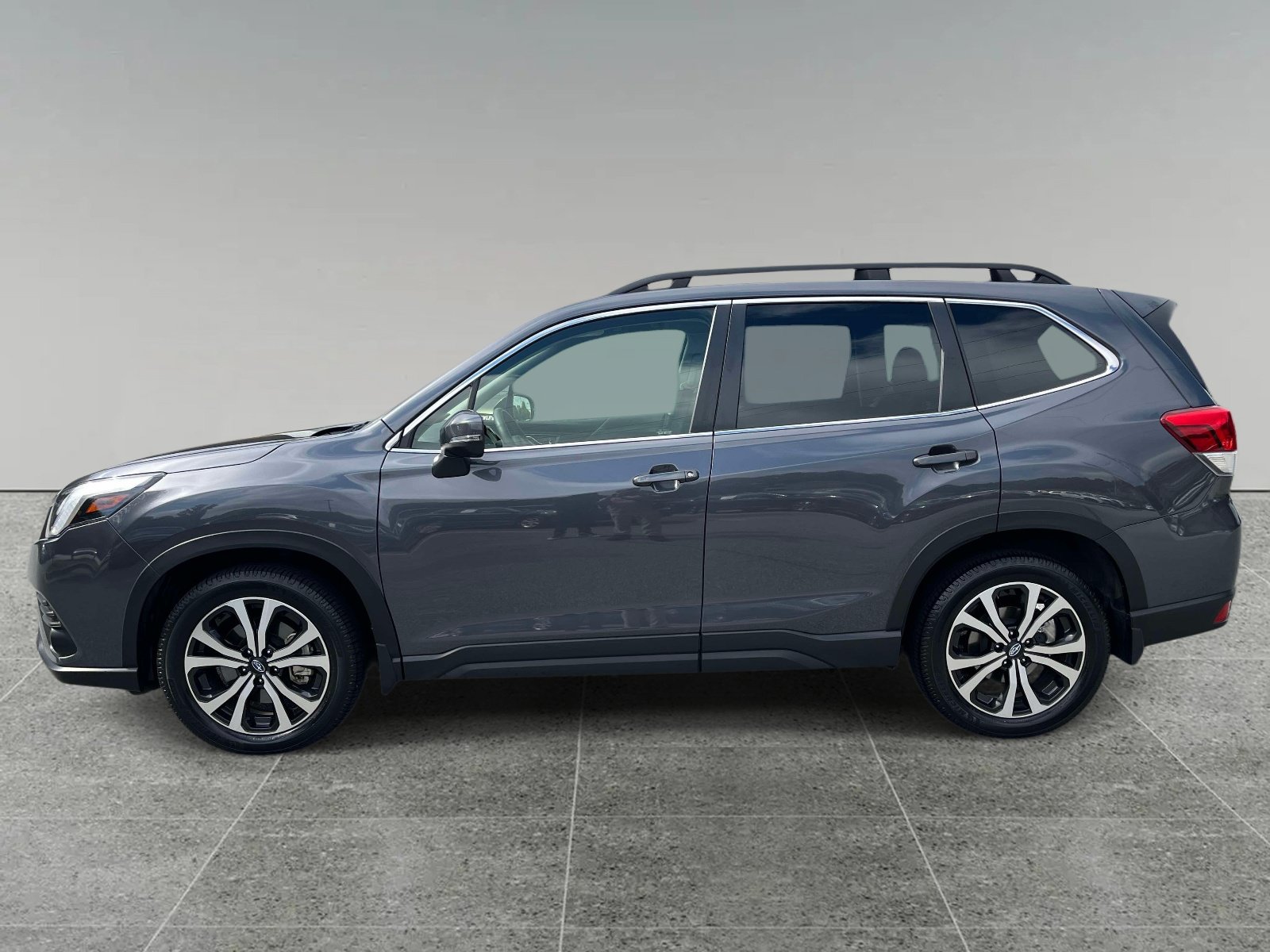 Used 2023 Subaru Forester Limited w/ Popular Package #3 AWD/4WD image 2