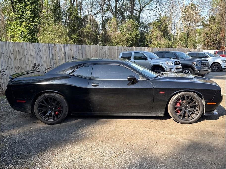Used 2015 Dodge Challenger SRT w/ Technology Group RWD image 14